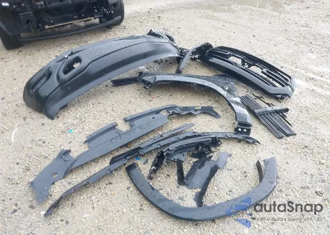 2019 Ram 1500 Laramie 4X4 5'7 Box from USA, damaged, VIN 1C6SRFJT2KN904942